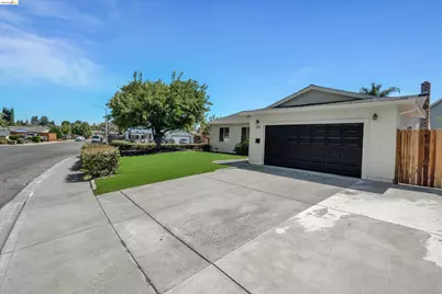 304 Huntington Dr, Antioch, CA 94509 - Photo 2