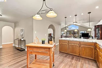 4841 Spinnaker Way, Discovery Bay, CA 94505 - Photo 4
