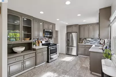 15040 Costela St, San Leandro, CA 94579 - Photo 8