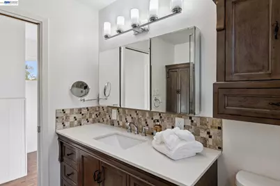 15040 Costela St, San Leandro, CA 94579 - Photo 46