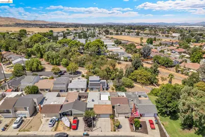 2908 Pear St, Antioch, CA 94509 - Photo 8