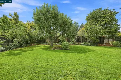 1624 Lynwood Dr, Concord, CA 94521 - Photo 34