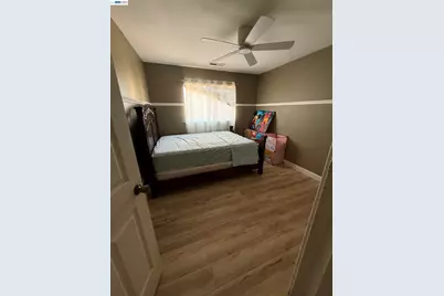 578 4th St, Tracy, CA 95376 - Photo 14