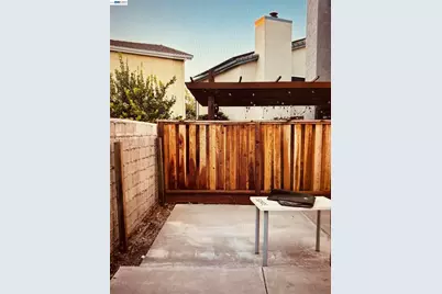 578 4th St, Tracy, CA 95376 - Photo 2