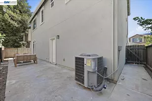 9424 Dunbar Dr, Oakland, CA 94603 - Photo 74