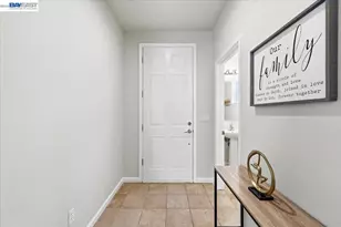 9424 Dunbar Dr, Oakland, CA 94603 - Photo 6