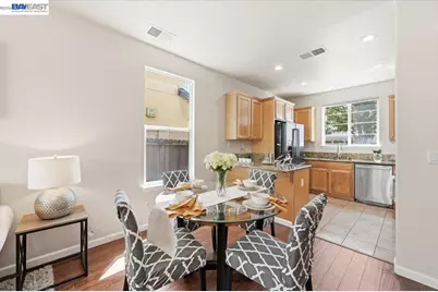 9424 Dunbar Dr, Oakland, CA 94603 - Photo 24