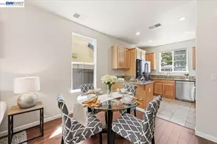9424 Dunbar Dr, Oakland, CA 94603 - Photo 24