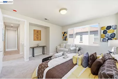 9424 Dunbar Dr, Oakland, CA 94603 - Photo 38