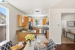 9424 Dunbar Dr, Oakland, CA 94603 - Photo 32