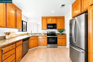 2262 Foxhill Dr, Martinez, CA 94553 - Photo 10