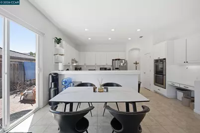 2420 Rushcreek Pl, Vallejo, CA 94591 - Photo 32