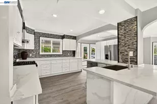 250 Broadmoor Blvd, San Leandro, CA 94577 - Photo 18