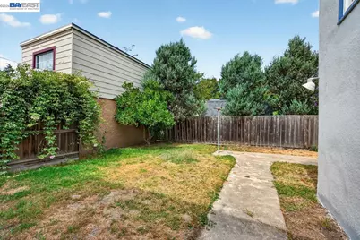 250 Broadmoor Blvd, San Leandro, CA 94577 - Photo 56
