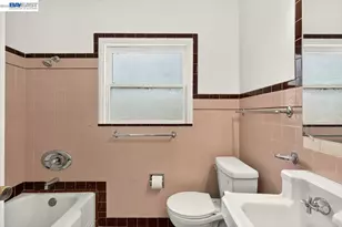 250 Broadmoor Blvd, San Leandro, CA 94577 - Photo 24