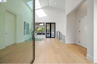 5883 Margarido Dr, Oakland, CA 94618 - Photo 4