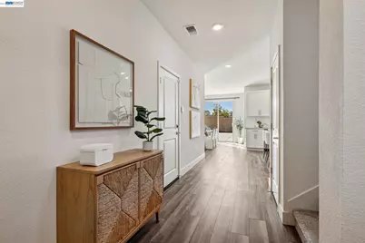 5389 Santini Ln, Tracy, CA 95377 - Photo 2