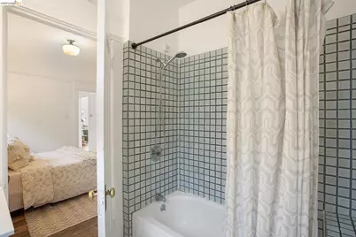 455 36th St, Oakland, CA 94609 - Photo 26