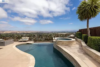 8115 Brittany Dr, Dublin, CA 94568 - Photo 24