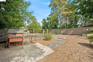 201 Beverly Ave, San Leandro, CA 94577 - Photo 56