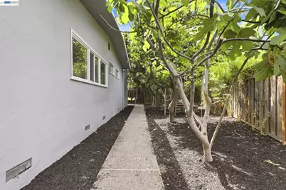 554 Beechmont Lane, Hayward, CA 94544 - Photo 48