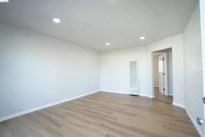 935 106th Ave, Oakland, CA 94603 - Photo 8