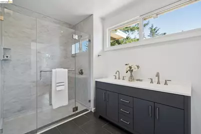 6040 Chelton Dr, Oakland, CA 94611 - Photo 28