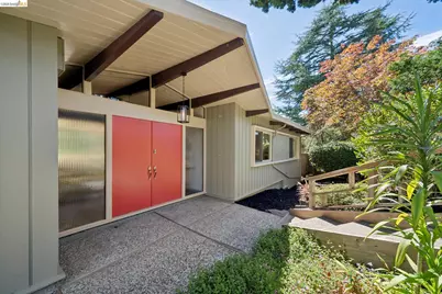 6040 Chelton Dr, Oakland, CA 94611 - Photo 1