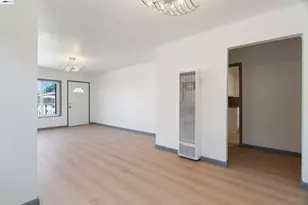 1006 72nd Ave, Oakland, CA 94621 - Photo 8