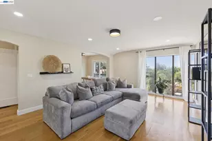 8233 Golf Links Rd, Oakland, CA 94605 - Photo 10