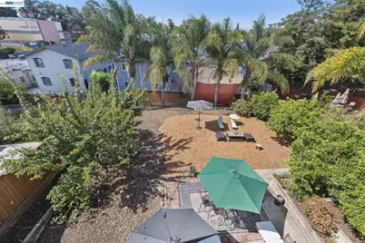 8233 Golf Links Rd, Oakland, CA 94605 - Photo 24