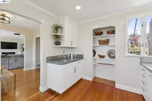 8233 Golf Links Rd, Oakland, CA 94605 - Photo 16