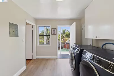 8233 Golf Links Rd, Oakland, CA 94605 - Photo 36