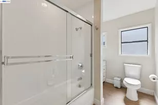 8233 Golf Links Rd, Oakland, CA 94605 - Photo 28