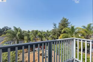 8233 Golf Links Rd, Oakland, CA 94605 - Photo 22