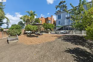 8233 Golf Links Rd, Oakland, CA 94605 - Photo 46