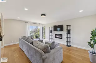 8233 Golf Links Rd, Oakland, CA 94605 - Photo 8