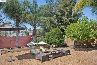 8233 Golf Links Rd, Oakland, CA 94605 - Photo 40
