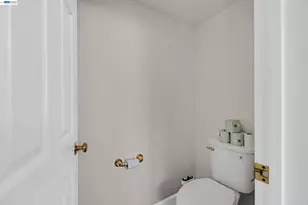 2825 Hillcrest Ave, Hayward, CA 94542 - Photo 34