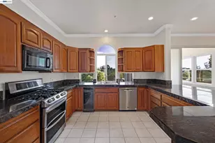 2825 Hillcrest Ave, Hayward, CA 94542 - Photo 16