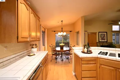 8051 Canyon Creek Cir, Pleasanton, CA 94588 - Photo 10