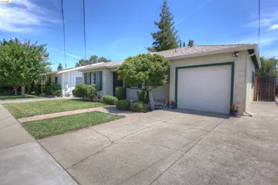2745 D St, Antioch, CA 94509 - Photo 4