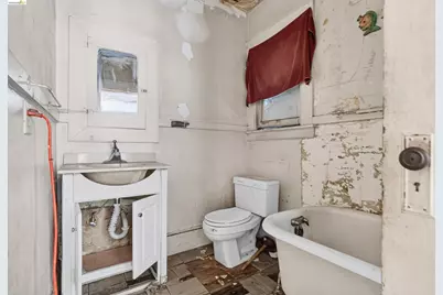 7014 Holly St, Oakland, CA 94621 - Photo 10