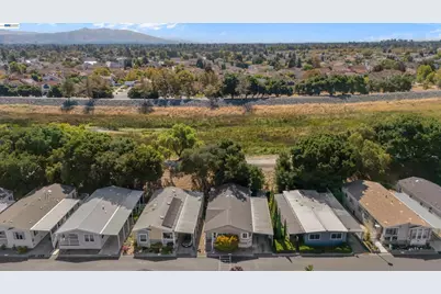 60 Palm Dr, Union City, CA 94587 - Photo 32
