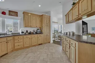 60 Palm Dr, Union City, CA 94587 - Photo 12