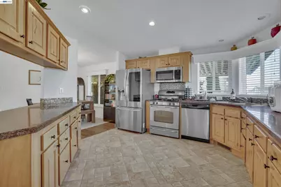 60 Palm Dr, Union City, CA 94587 - Photo 10