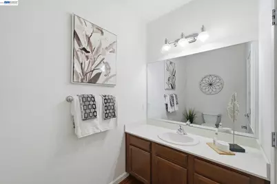 1012 Martin Luther King Dr, Hayward, CA 94541 - Photo 8