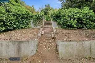 8910 Burr St, Oakland, CA 94605 - Photo 64