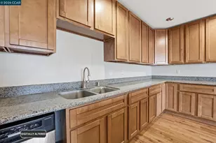 8910 Burr St, Oakland, CA 94605 - Photo 24