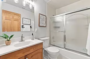 32235 Pulaski Dr, Hayward, CA 94544 - Photo 30